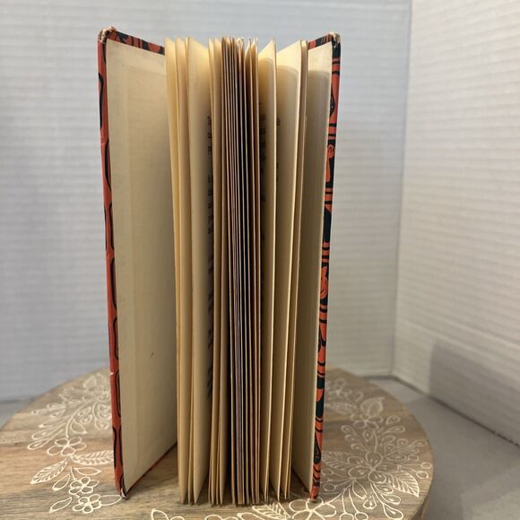 Vintage “The Little Pun Book” Retro Humor Book Gag Gift Stocking Stuffer - Picture 4 of 10